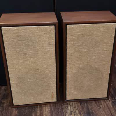 KLH Model 32 1966-1972 Walnut image 1