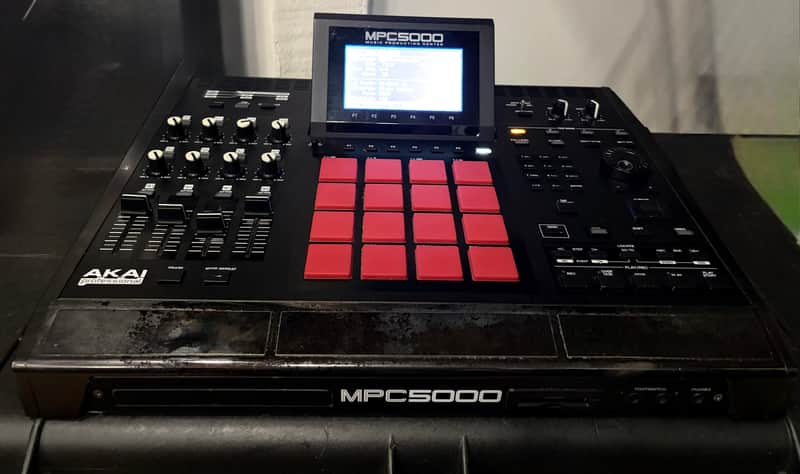 Akai MPC5000 Music Production Center (192 MB Memory Upgrade) Bild 1