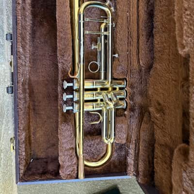 Trumpet with case and mouthpiece. Accent brand image 1