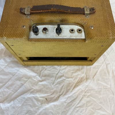 Fender Champ 5F1 Narrow Panel 5-Watt 1x8" Guitar Combo 1963 image 6