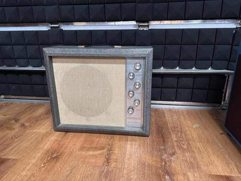 Silvertone Model 1482 15-Watt 1x12 Guitar Combo 1960s - Black image 1
