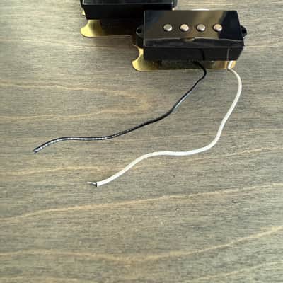 Fender V-Mod II Precision Bass pickups image 3