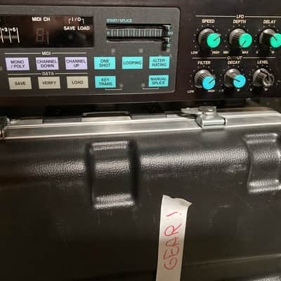 Akai S612 MIDI Digital Sampler 1985 - Black