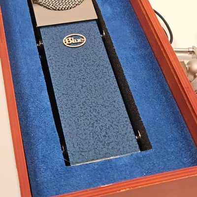 BLUE Blueberry Microphone + Shock Mount image 2