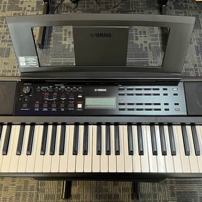 Yamaha PSR-E383 61-Key Portable Keyboard - Black