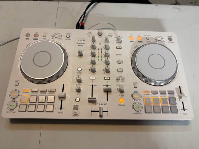 Pioneer DJ DDJ-FLX4-W 2-Channel DJ Controller for Rekordbox/Serato - White image 1