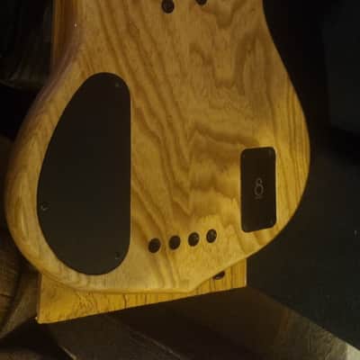 Sire Marcus Miller M5 V2 Fretless 4-String Bass – Swamp Ash Natural – Excellent Condition image 4