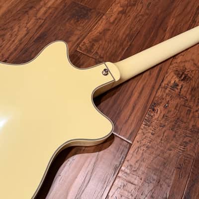 Duesenberg Fullerton TV 2012 - Vintage White image 9