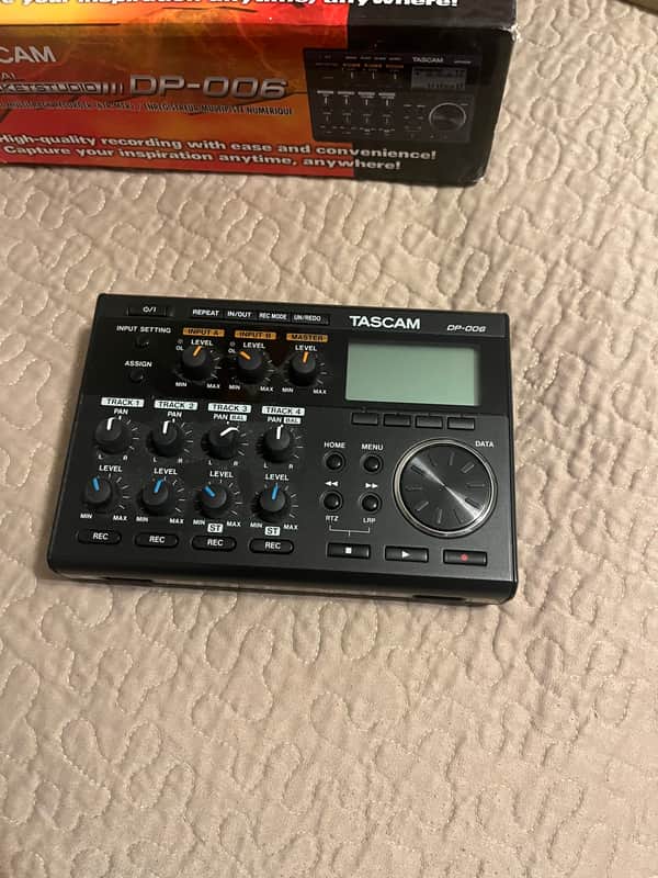 TASCAM DP-006 6-Track Digital Pocketstudio Recorder 2013 - Present - Black image 1