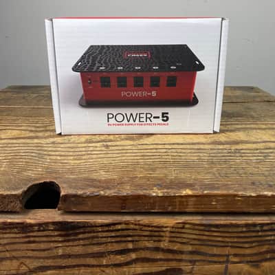 Gator Cases Power-5 Pedal Board Isolated Power Supply like new with box image 5