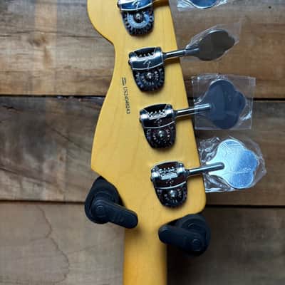 Fender American Pro II J-Bass RW Olympic White w/case image 8