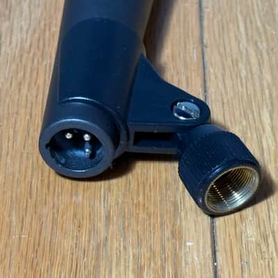 Shure SM57 Cardiod Dynamic Instrument Microphone w/ Clip, Excellent Condition image 2