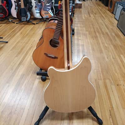 Rickenbacker 360 12 string 1998 - Mapleglo image 4