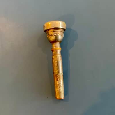 Yamaha YTR-2320 Trumpet w/ Mute & O.H.S.C. image 9