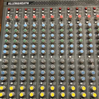 (16774) Allen & Heath GL2400-16 4-Group 16-Channel Mixing Console 2000s - Gray image 3