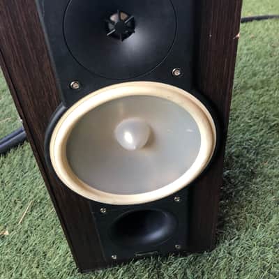 Paradigm Titan Monitor v.6 Bookshelf Speakers image 6