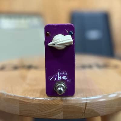 Lovepedal Pickle Vibe Tremolo/Vibrato | Reverb
