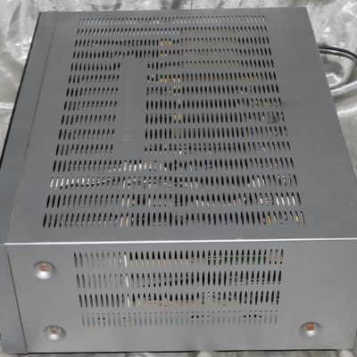 Harman Kardon AVR 330 receiver with pre outs and bass treble balance knobs image 3