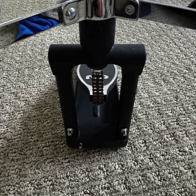 DW 3000 Series 2 Leg Double Braced Hi-Hat Stand image 3