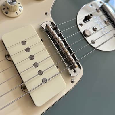 Fender American Professional Jazzmaster with Maple Fretboard 2017 - 2019 - Sonic Grey image 2