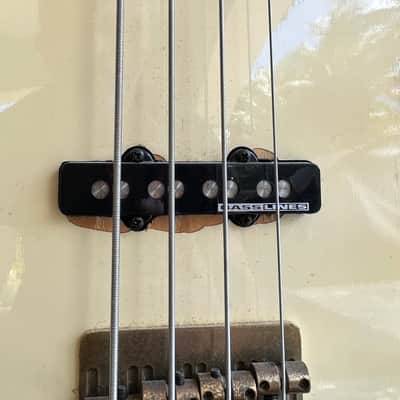 Charvel San Dimas Tele Bass 1982 Cream white image 9