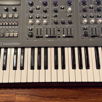 UDO DMNO 8-voice Polyphonic Hybrid Keyboard Synthesizer - Black image 5