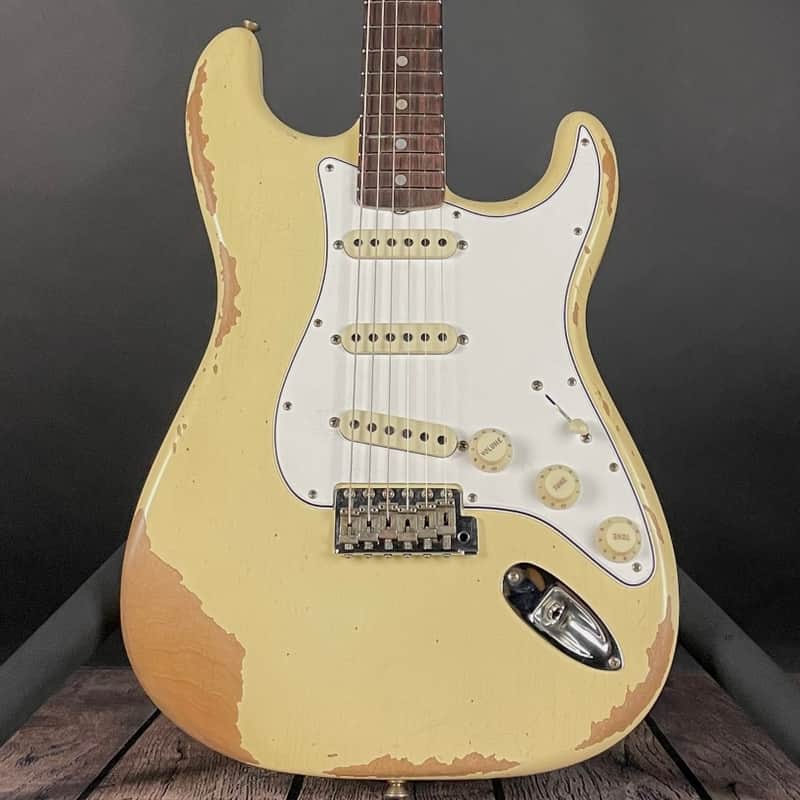 Fender Custom Shop 1967 Stratocaster, Heavy Relic- Aged Vintage White image 1