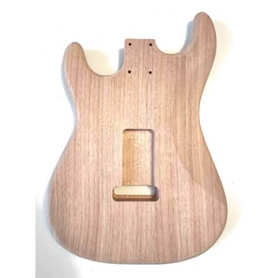 Mahogany light 2 pieces Body Stratocaster Style less than 1.7kilos (-3,75lb), Un image 12