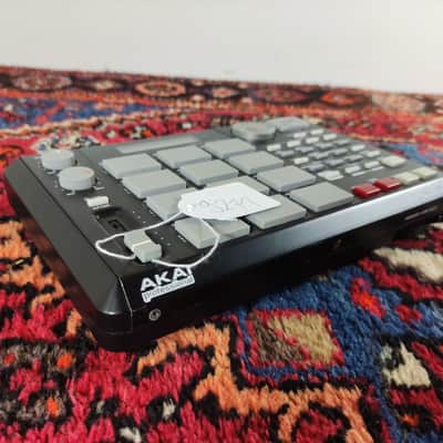 Akai MPC500 Music Production Center 2006 - 2013 - Black (Full Warranty) image 3