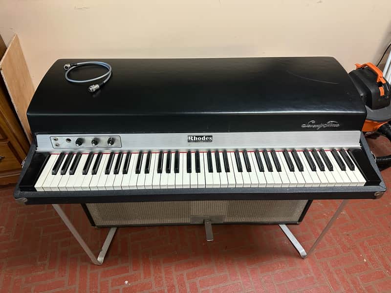 Rhodes Mark I Stage 73 Suitcase Model 1976 image 1