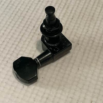 2020's Kramer Nightswan Series GOTOH Style 6 In Line LH Black Tuners Tuning Pegs image 9