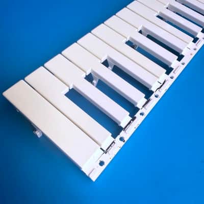 CASIO MT-240 Vintage Keyboard Part: Right White Keys w/High C [2 Octaves] image 4