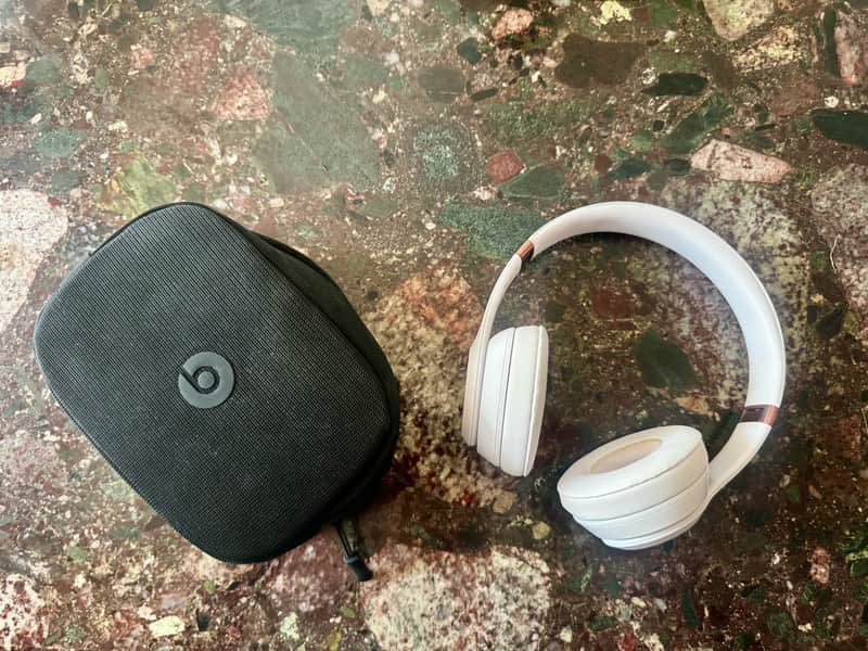Beats by Dr. Dre Beats Solo 4 Wireless On-Ear Headphones (Cloud Pink) image 1