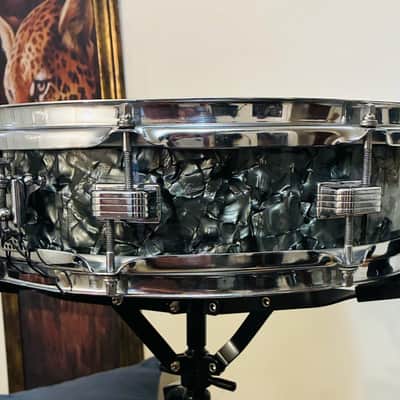 Ludwig No. 906 Downbeat 4x14" 8-Lug Piccolo Snare Drum with Keystone Badge 1960 - 1968 - Black Diamond Pearl image 3