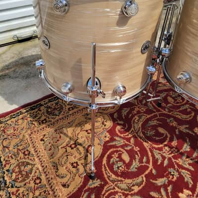 DW Collector's Series VLT 4 Piece Drum Shell Pack W/ Bags 13/16/18/24 - Creme Oyster (C013-8) image 5