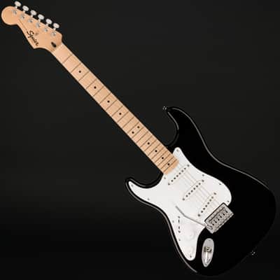 Squier Sonic Stratocaster Left-Handed, Maple Fingerboard, White Pickguard in Black image 2