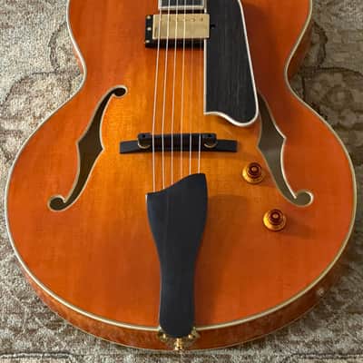 Eastman AR580CE-HB Archtop Electric in Honeyburst w/ Hardcase & Free Pro Setup image 2