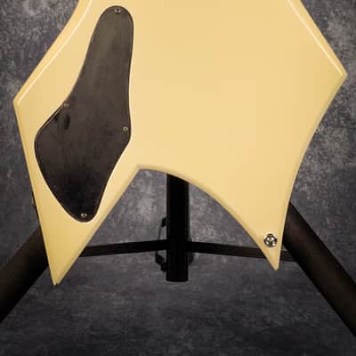 B.C. Rich Warlock Bass 1986 MIJ + Brand New Hardshell Case image 8