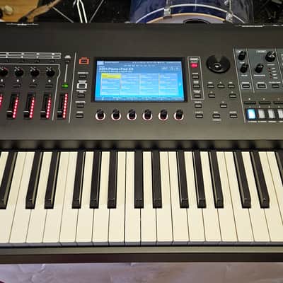 Roland Fantom 8 EX 88-Key Workstation Keyboard, B-Stock Roland UK. MINT image 3