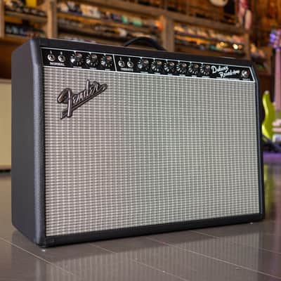Fender Vintage Reissue '65 Deluxe Reverb image 3