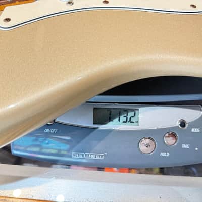 1997 Fender American Vintage '62 Stratocaster - Shoreline Gold image 24