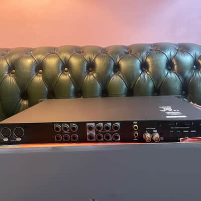 Universal audio Apollo x6 Thunderbolt 3 audio interface image 3