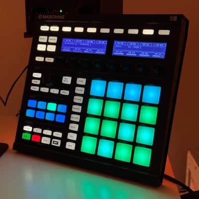 Native Instruments Maschine MKII - w/ Box - Black - Very Nice! image 2