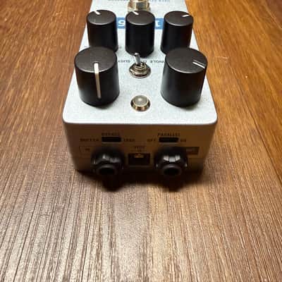 Universal Audio 1176 Studio Compressor 2023 - Present - Silver / Blue image 3