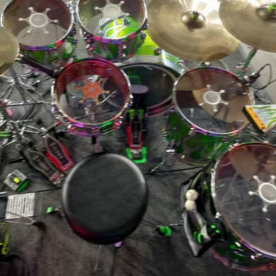 Rikki Rockett's Poison 2022 Stadium Tour DW 6-Piece Drum Set, Green/Silver Sparkle Flame. SIGNED! image 22