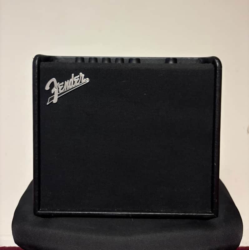 Fender Mustang LT25 25-Watt 1x8" Digital Modeling Guitar Combo 2019 - Present - Black image 1