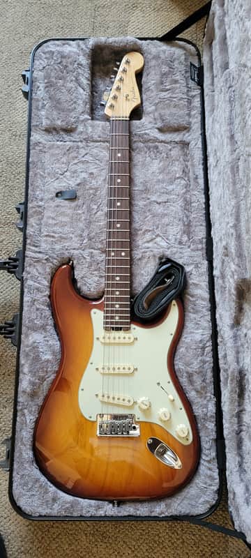 Fender American Elite Stratocaster with Rosewood Fretboard 2016 - 2019 - Tobacco Sunburst