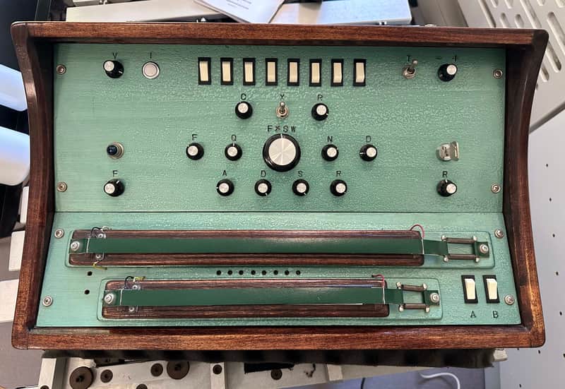 Swarmatron 8 Oscillator Synthesizer image 1