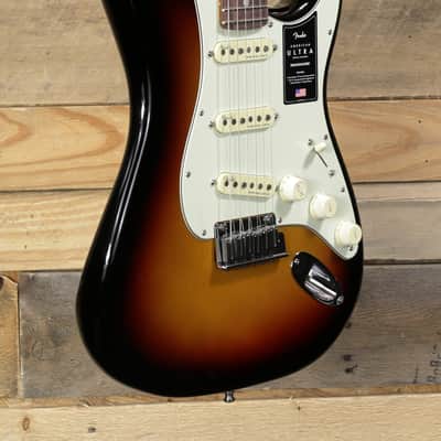 Fender American Ultra Stratocaster Electric Guitar Ultraburst w/ Case