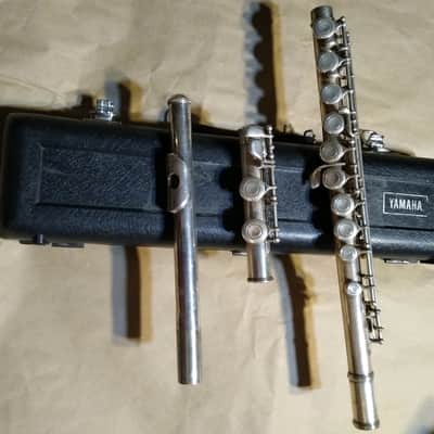 Yamaha YFL-225SII Flute, Japan, with case image 5
